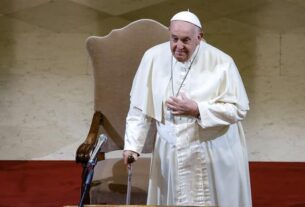 El papa Francisco pide que la educación no sea un privilegio