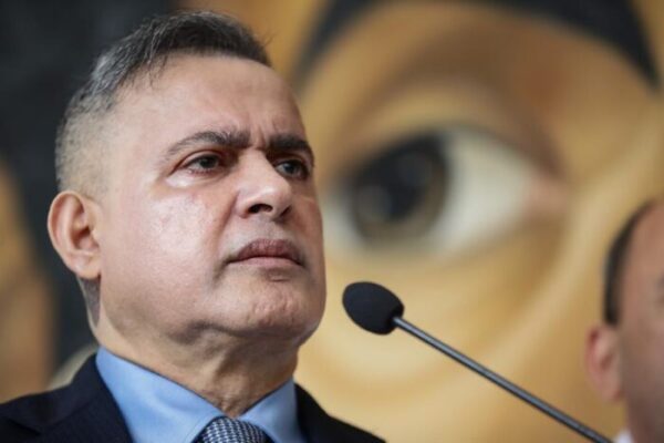 Fiscal Saab denuncia campaña para mostrar a «criminales» como presos políticos