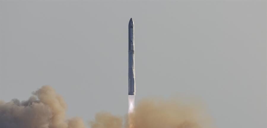 SpaceX finalizó la sexta prueba del Starship, con Musk y Trump en la audiencia