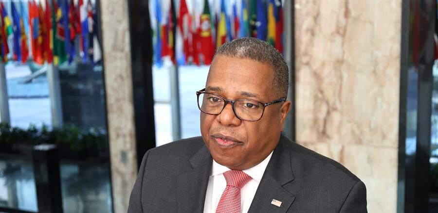 EEUU insta a Maduro a permitir la salida de los asilados en la embajada argentina