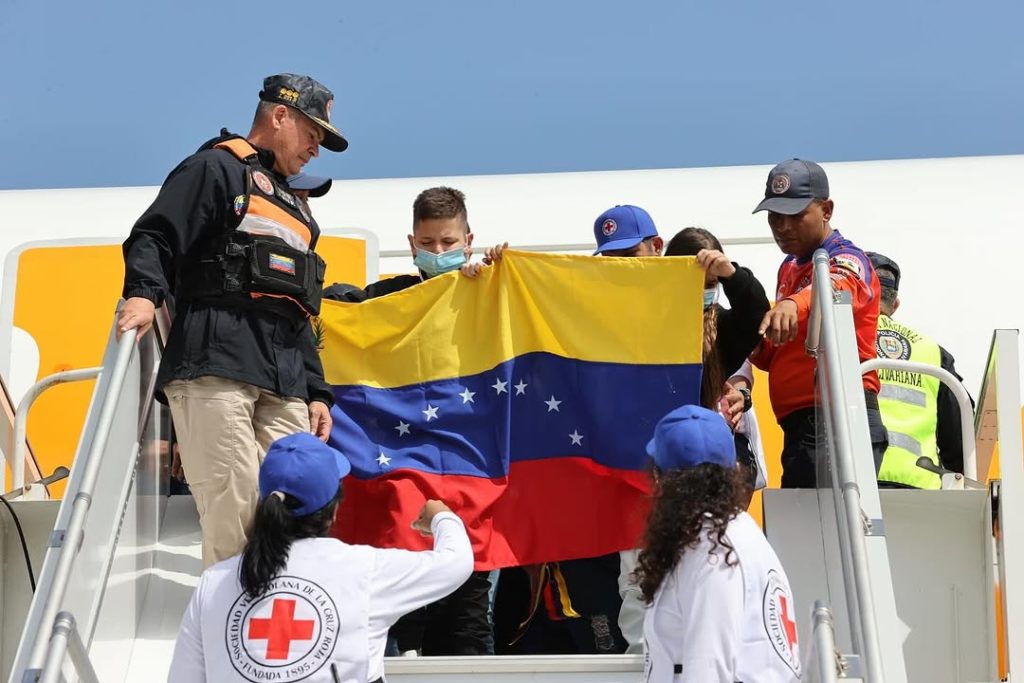 Aterriza en Venezuela un avión con 242 migrantes repatriados