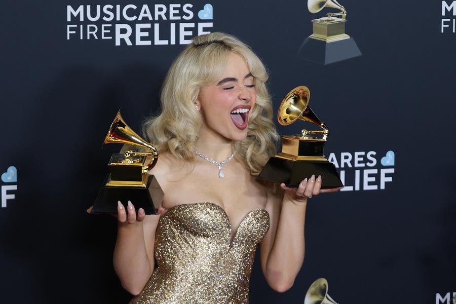 Sabrina Carpenter lanzará edición deluxe de "Short n' Sweet"