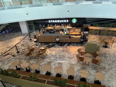 Starbucks llega a Castellón: una inauguración solidaria con sabor especial