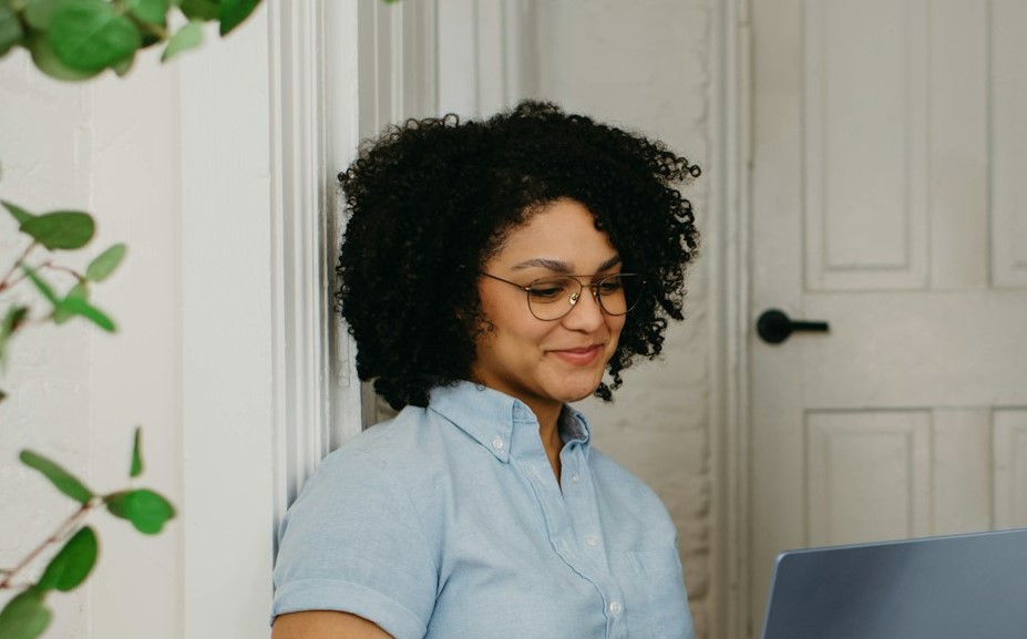 surface-ddcLX7Iis44-unsplash