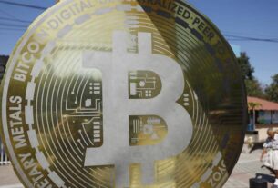 Trump emite orden ejecutiva que crea una reserva estratégica de criptomonedas