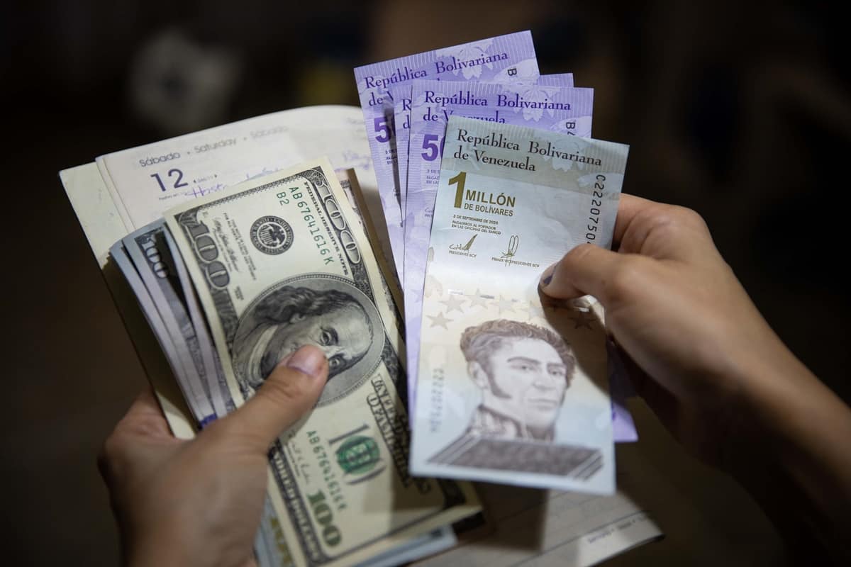 economía venezolana - bolívares y dólares