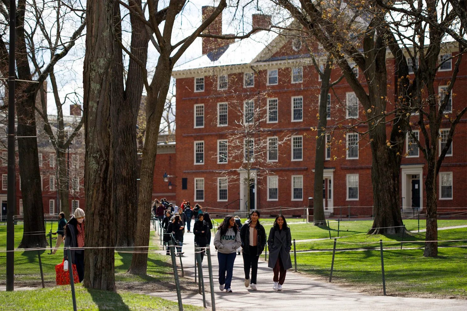 Gobierno de Trump demanda nuevamente a Harvard por presunta discriminación antisemita