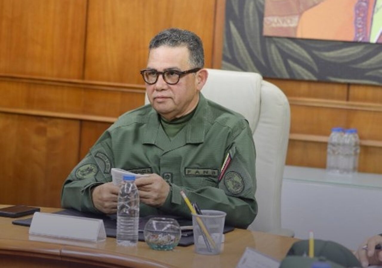 González López encabeza encuentro con comandantes de la GNB