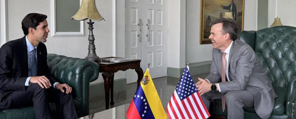 John Barrett - encargado de negocios de EEUU