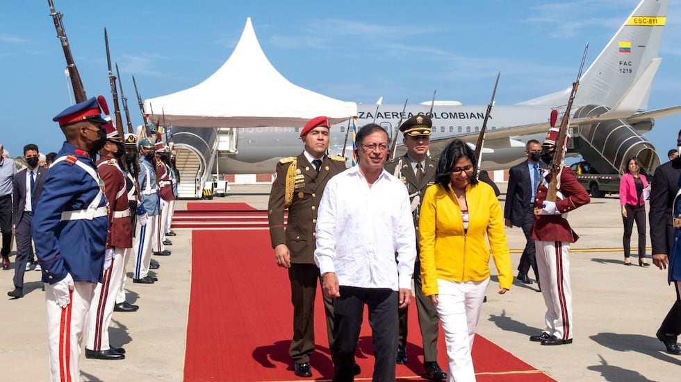 Petro y Delcy Rodríguez se reunirán en Caracas para abordar seguridad fronteriza