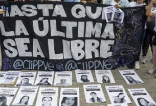 Familias exigen a Delcy Rodríguez liberar a presas políticas en protesta frente a cárcel