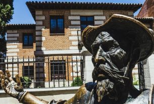 Francesco Lovaglio Tafuri - El turismo literario; Donde las páginas cobran vida - FOTO