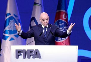 Infantino apuesta por un Mundial histórico para democratizar el fútbol global