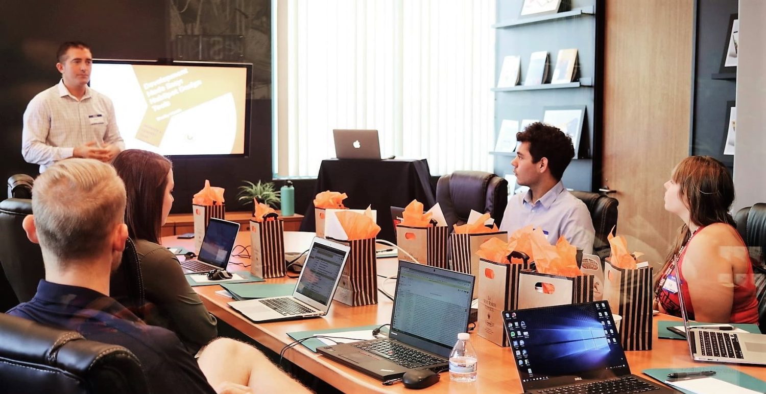Neurosales explica "El encuentro con el mentor": cuando alguien te muestra otra forma de vender