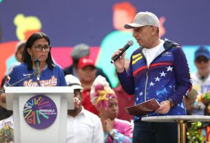 Delcy Rodríguez y Carlos Alexis Castillo