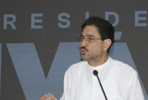 Cepeda acusa a De la Espriella de participar en robo de recursos del sistema de salud