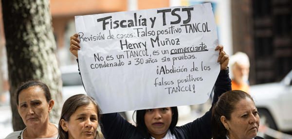 Denuncian deterioro de salud de presos en Venezuela vinculados a supuesto grupo terrorista