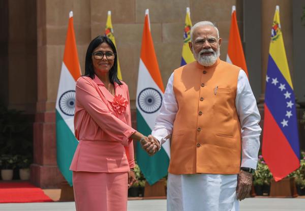 La India afirma que no hubo acuerdos formales con Delcy Rodríguez