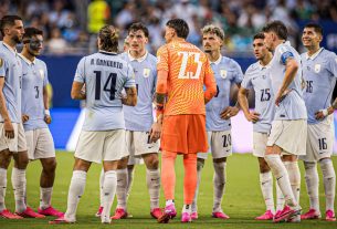 Uruguay rescata un amargo empate ante Arabia Saudí