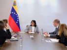 Delcy Rodríguez anuncia créditos bancarios para afectados por el doble terremoto