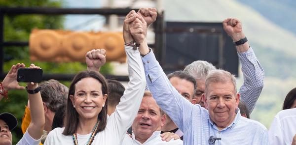 Machado y González evaluarán diálogo entre oficialismo y AN 2015
