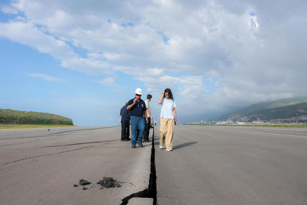 Venezuela prevé retomar vuelos internacionales en pista paralela del principal aeropuerto