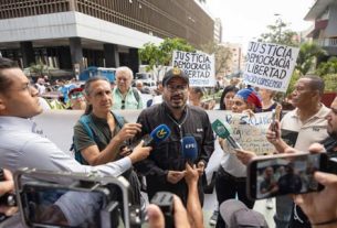 Activistas piden a mesa de diálogo elección "inmediata" de nuevo ente electoral venezolano