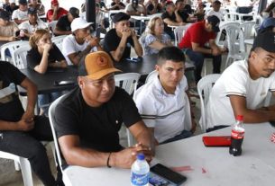Un centenar de exguerrilleros esperan a que De la Espriella salve su desarme en Colombia