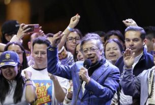 Petro dice que el gobierno de De la Espriella será "breve" e insiste en un supuesto fraude