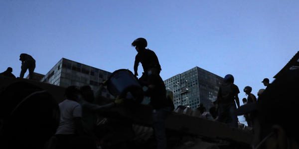 Terremoto En Colombia Deja Al Menos 132 Muertos, Hospitales Desbordados Y Toques De Queda