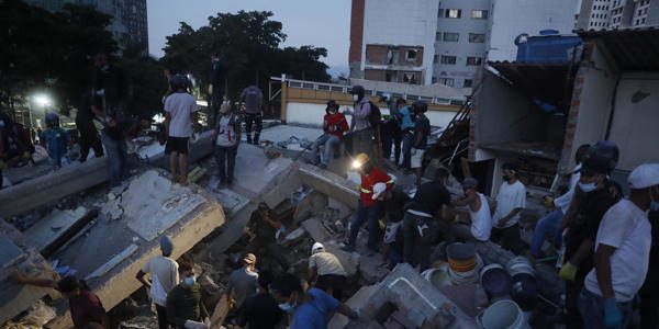 Al Menos 132 Muertos Y 570 Heridos Deja El Terremoto De Magnitud 7,4 En Colombia